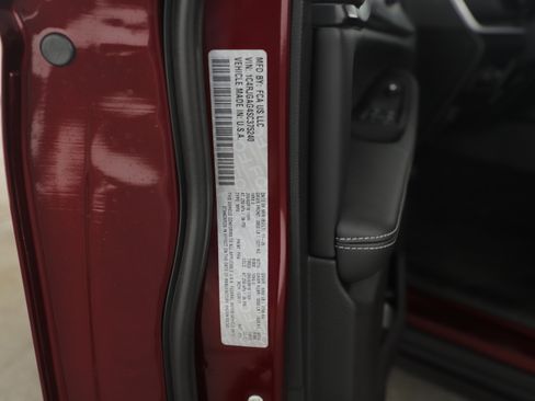 New 2025 Jeep Grand Cherokee Altitude image 19