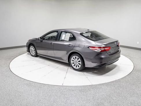 Used 2019 Toyota Camry LE FWD image 31