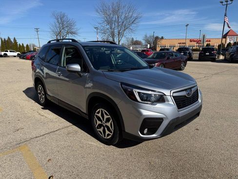 Used 2021 Subaru Forester Premium w/ Popular Package #1 AWD/4WD image 3