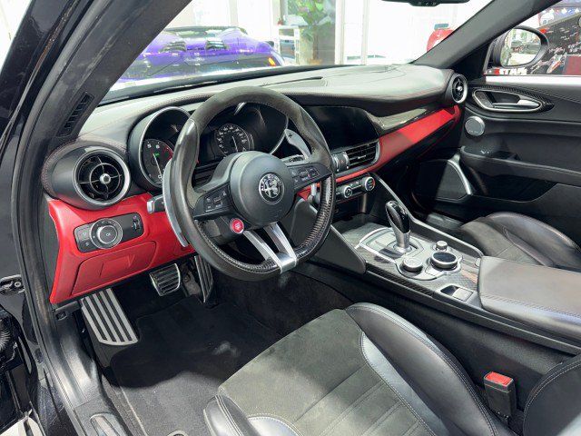 Used 2018 Alfa Romeo Giulia Quadrifoglio w/ Driver Assist Dynamic Package RWD image 48