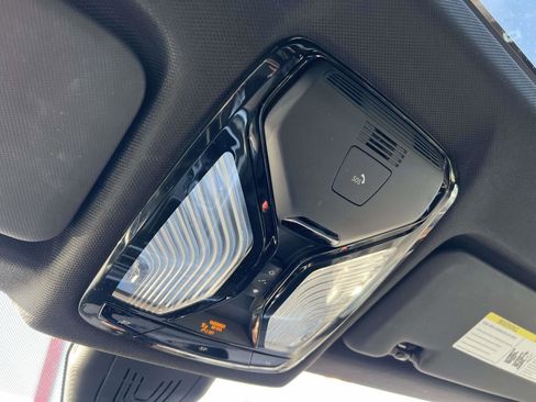 Used 2022 BMW X6 xDrive40i w/ Executive Package image 33