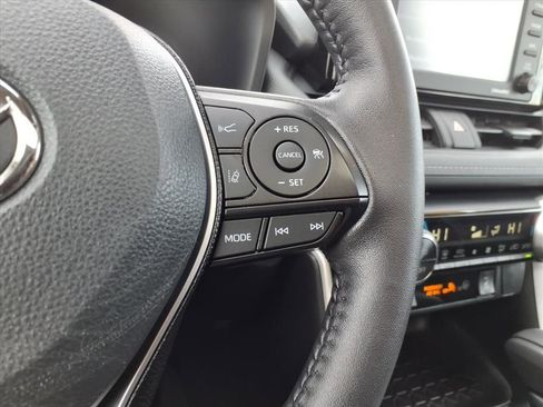 Used 2021 Toyota RAV4 XLE image 23