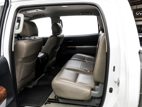 Used 2010 Toyota Tundra 4x4 CrewMax image 39