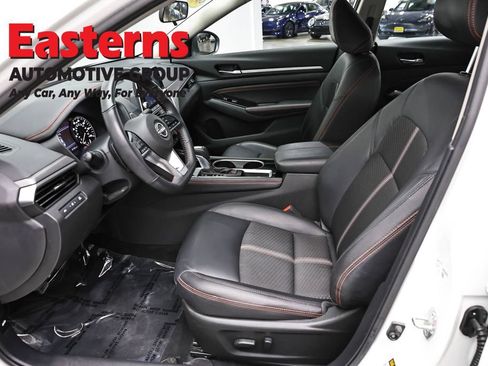 Used 2023 Nissan Altima 2.5 SR FWD image 14