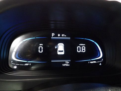 Used 2024 Hyundai Venue SEL FWD image 25