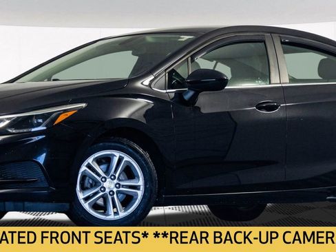 Used 2017 Chevrolet Cruze LT w/ Convenience Package image 2