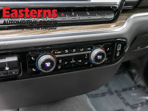 Used 2023 Chevrolet Silverado 1500 LT AWD/4WD image 19