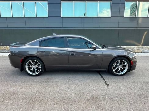 Used 2020 Dodge Charger SXT w/ Plus Group RWD image 2