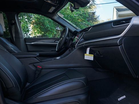 New 2025 Jeep Grand Cherokee Limited image 10