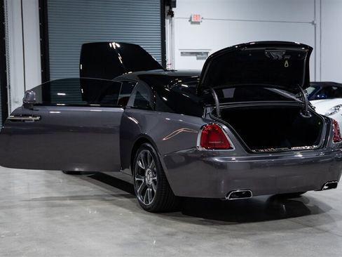 Used 2017 Rolls-Royce Wraith RWD image 34