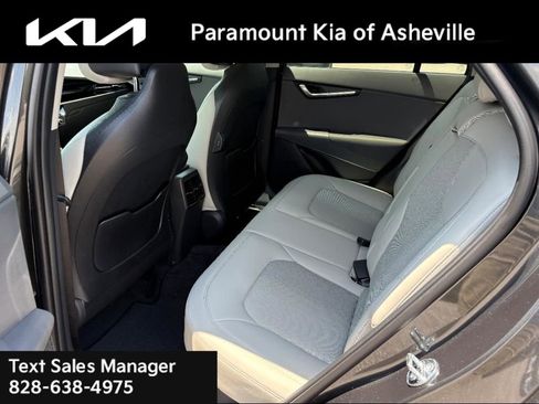New 2025 Kia Niro EX image 22