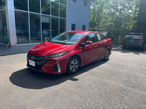 Used 2018 Toyota Prius Prime Premium FWD image 1