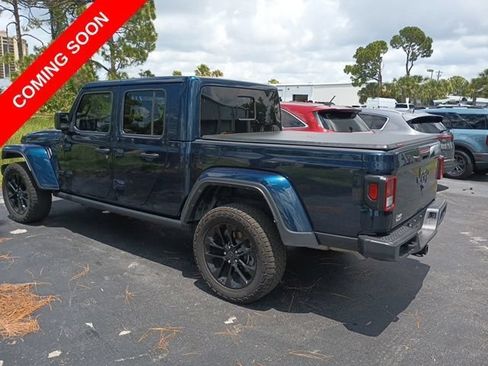 Certified 2025 Jeep Gladiator Sport AWD/4WD image 3
