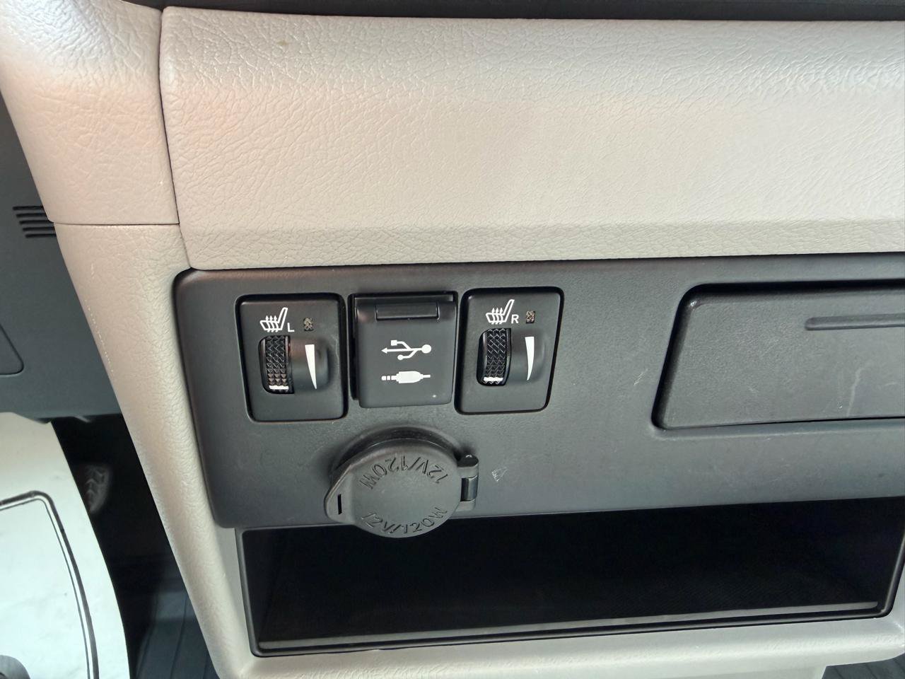 Used 2019 Toyota Sienna XLE w/ XLE Navigation Package AWD/4WD image 24