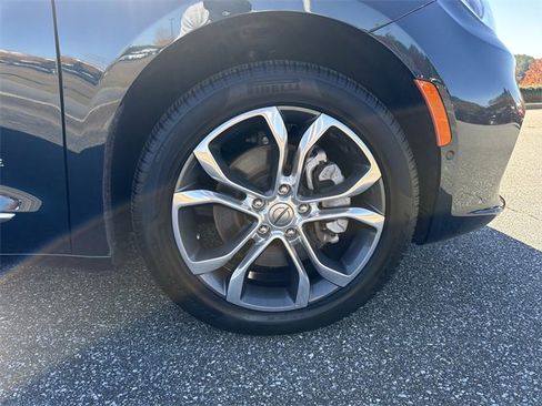 Used 2024 Chrysler Pacifica Pinnacle w/ Trailer Tow Group image 14