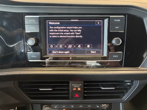 Used 2024 Volkswagen Jetta Sport FWD image 21