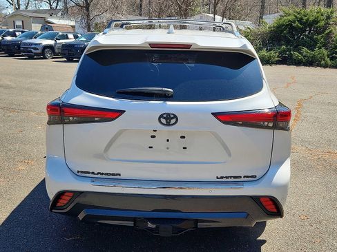 Used 2023 Toyota Highlander Limited AWD/4WD image 5