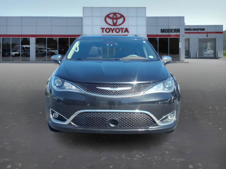 Used 2017 Chrysler Pacifica Limited FWD image 8
