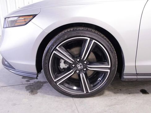 Used 2024 Honda Accord Sport image 11