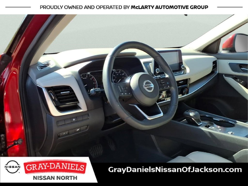Used 2021 Nissan Rogue SV w/ Premium Package FWD image 11