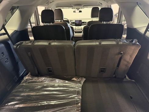 Used 2023 Ford Explorer XLT w/ Equipment Group 202A image 25