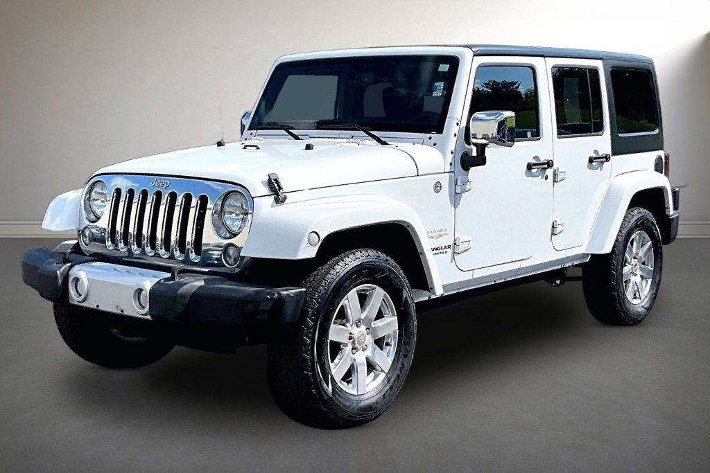 Used 2014 Jeep Wrangler Unlimited Sahara w/ Connectivity Group AWD/4WD image 3