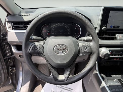 Used 2025 Toyota RAV4 XLE AWD/4WD image 15
