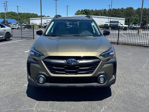 Used 2025 Subaru Outback Premium w/ Popular Package #1 AWD/4WD image 3