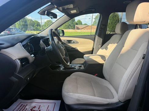 Used 2022 Chevrolet Traverse LT FWD image 10