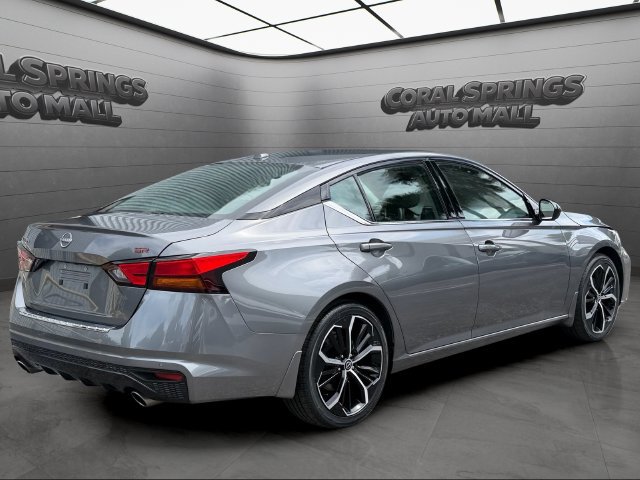 Used 2023 Nissan Altima 2.5 SR FWD image 7