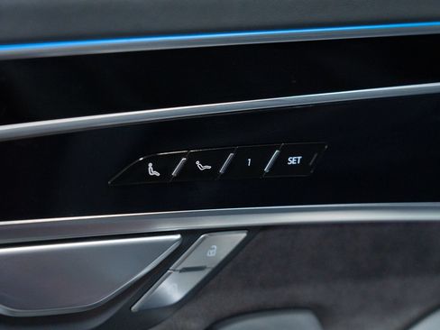 Used 2020 Audi S8 L AWD/4WD image 26