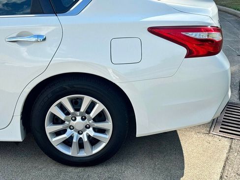 Used 2017 Nissan Altima 2.5 S w/ Power Driver Seat Package FWD image 35