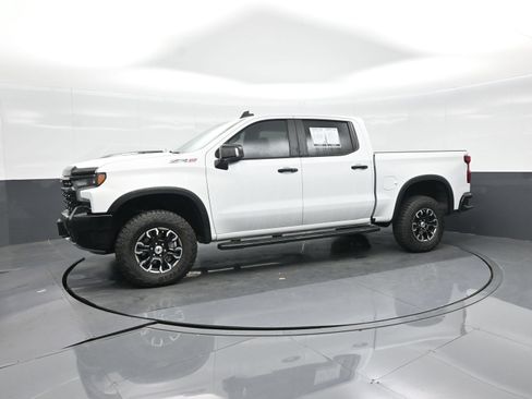 Used 2025 Chevrolet Silverado 1500 ZR2 w/ Technology Package AWD/4WD image 7
