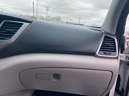 Used 2016 Hyundai Tucson Sport FWD image 16