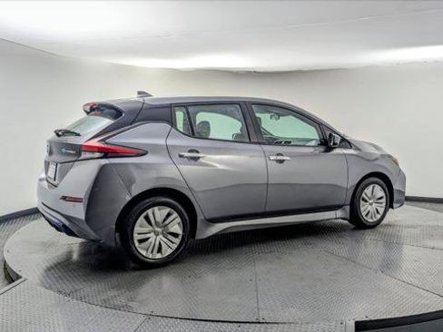 Used 2022 Nissan Leaf S image 8