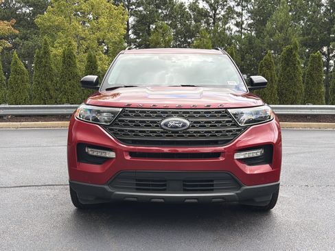 Used 2024 Ford Explorer XLT w/ Equipment Group 202A RWD image 12