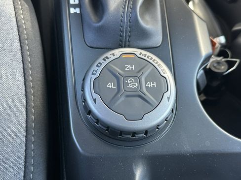 New 2025 Ford Bronco 4-Door image 6