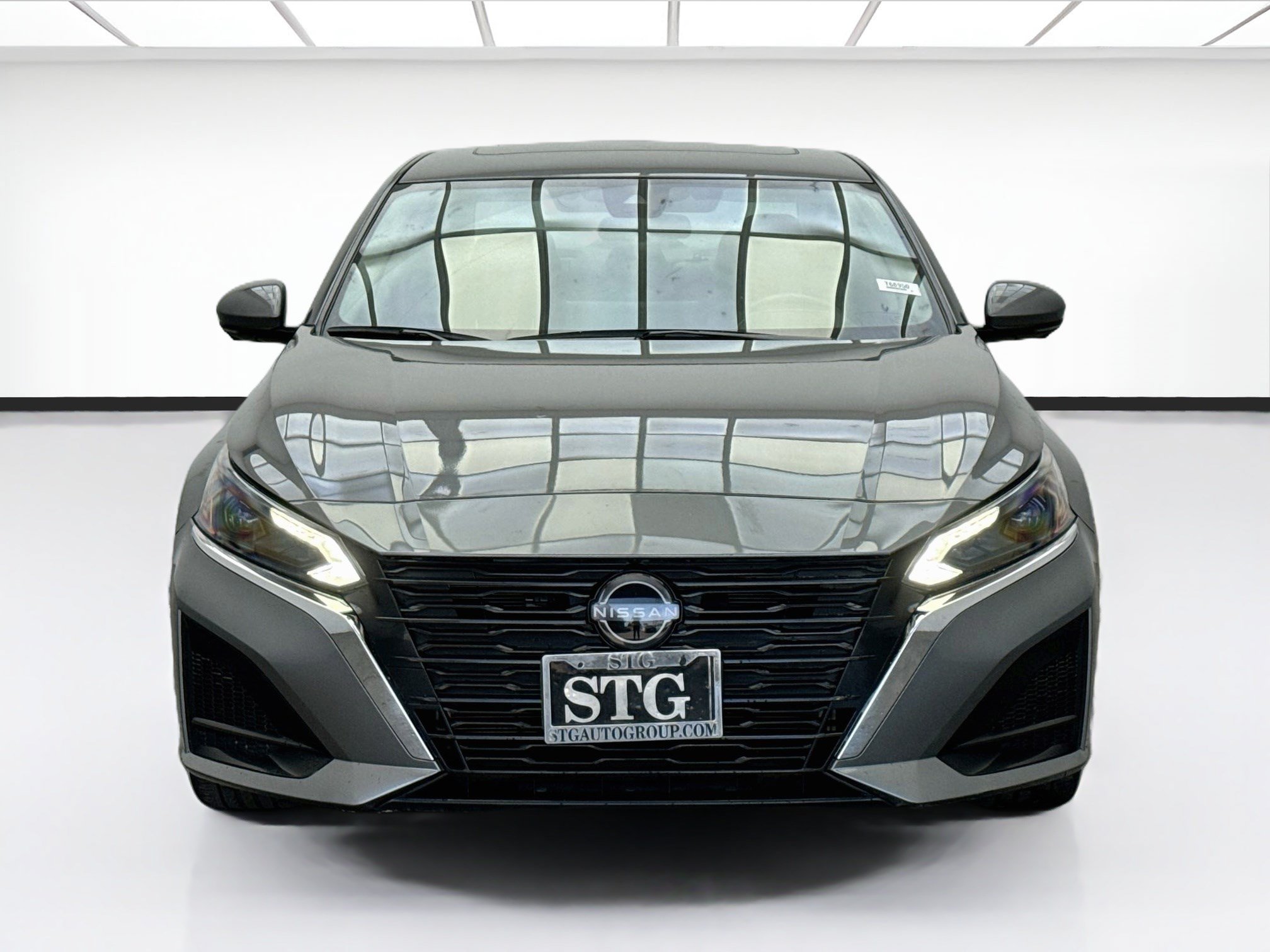 Used 2023 Nissan Altima 2.5 SL FWD image 2