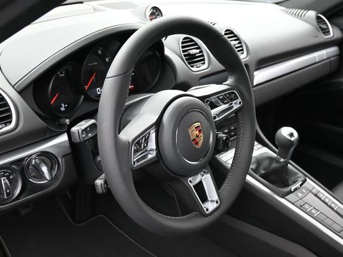 New 2025 Porsche 718 Cayman image 17