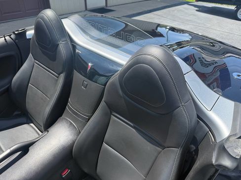 Used 2007 Pontiac Solstice Convertible w/ Premium Package RWD image 32