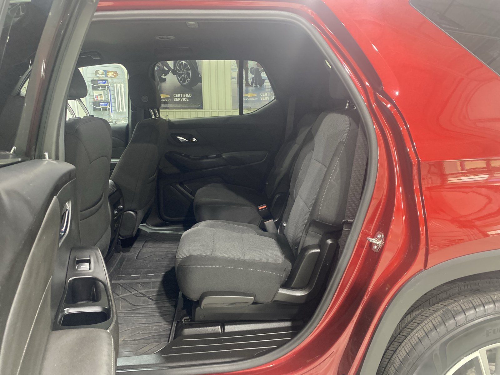 Used 2023 Chevrolet Traverse LT w/ LPO, Floor Liner Package AWD/4WD image 12