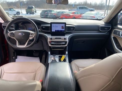 Used 2021 Ford Explorer XLT w/ Equipment Group 202A image 26