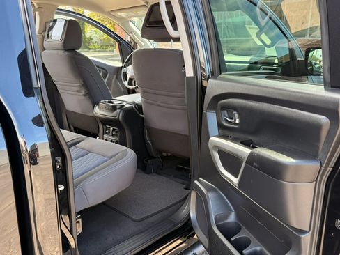 Used 2021 Nissan Titan SV w/ SV Convenience Package AWD/4WD image 16
