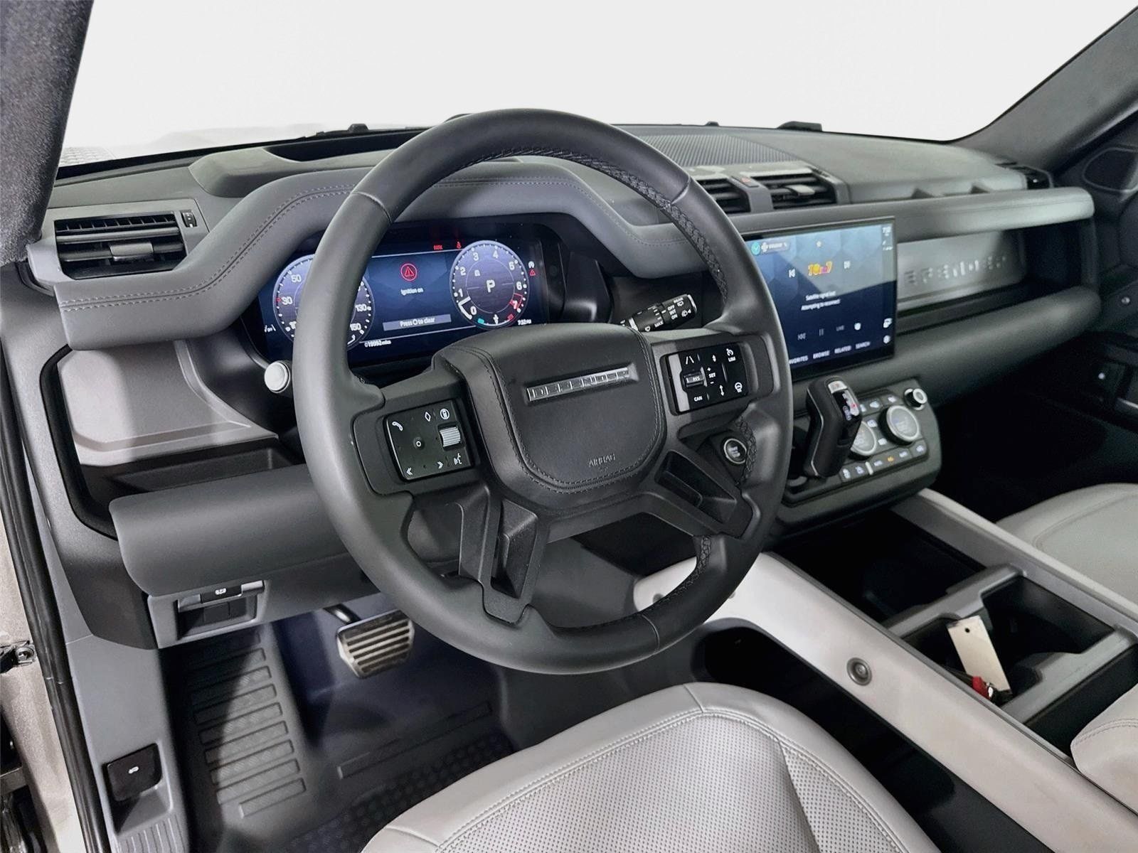 Used 2025 Land Rover Defender 110 X AWD/4WD image 9