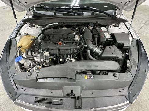 Used 2022 Kia K5 LX FWD image 25