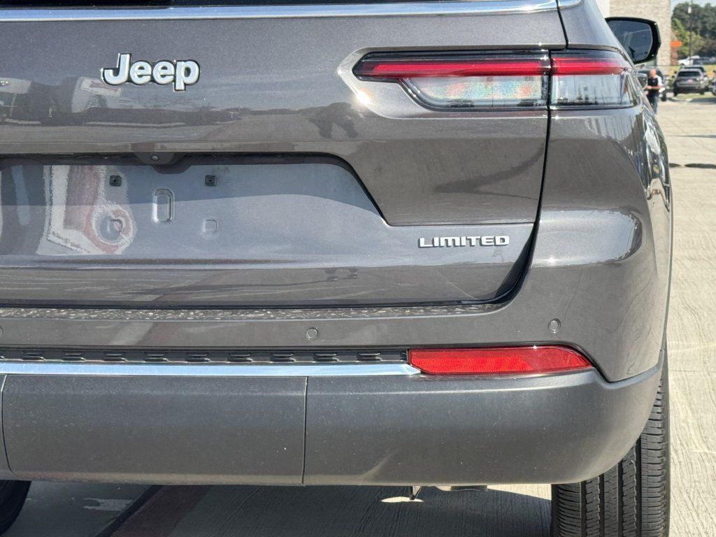 Used 2025 Jeep Grand Cherokee L Limited RWD image 6