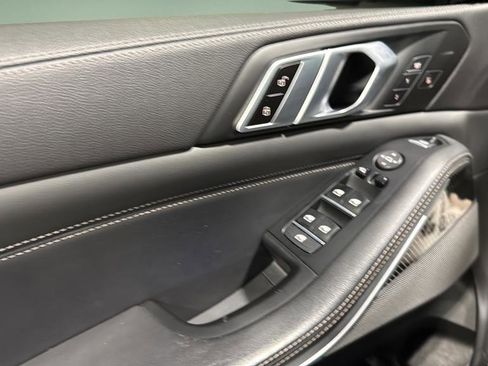 Used 2022 BMW X5 M50i w/ Executive Package image 10