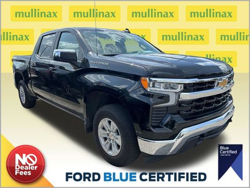 Used 2025 Chevrolet Silverado 1500 LT AWD/4WD image 1