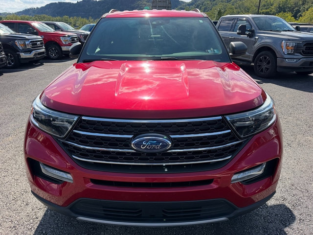 Used 2020 Ford Explorer XLT w/ Equipment Group 202A AWD/4WD image 13