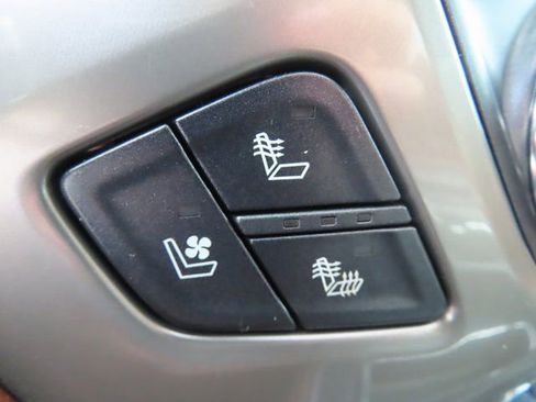 Used 2016 Chevrolet Silverado 2500 High Country w/ Duramax Plus Package image 34